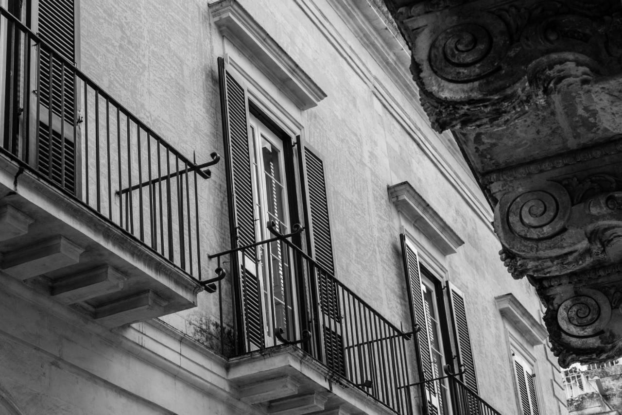 Elle Suite Lecce Bagian luar foto