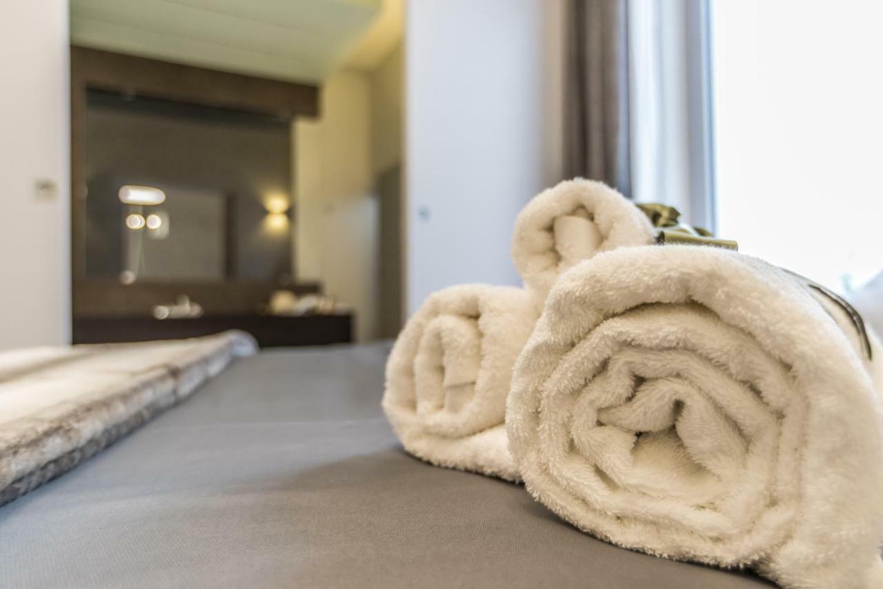 Elle Suite Lecce Bagian luar foto