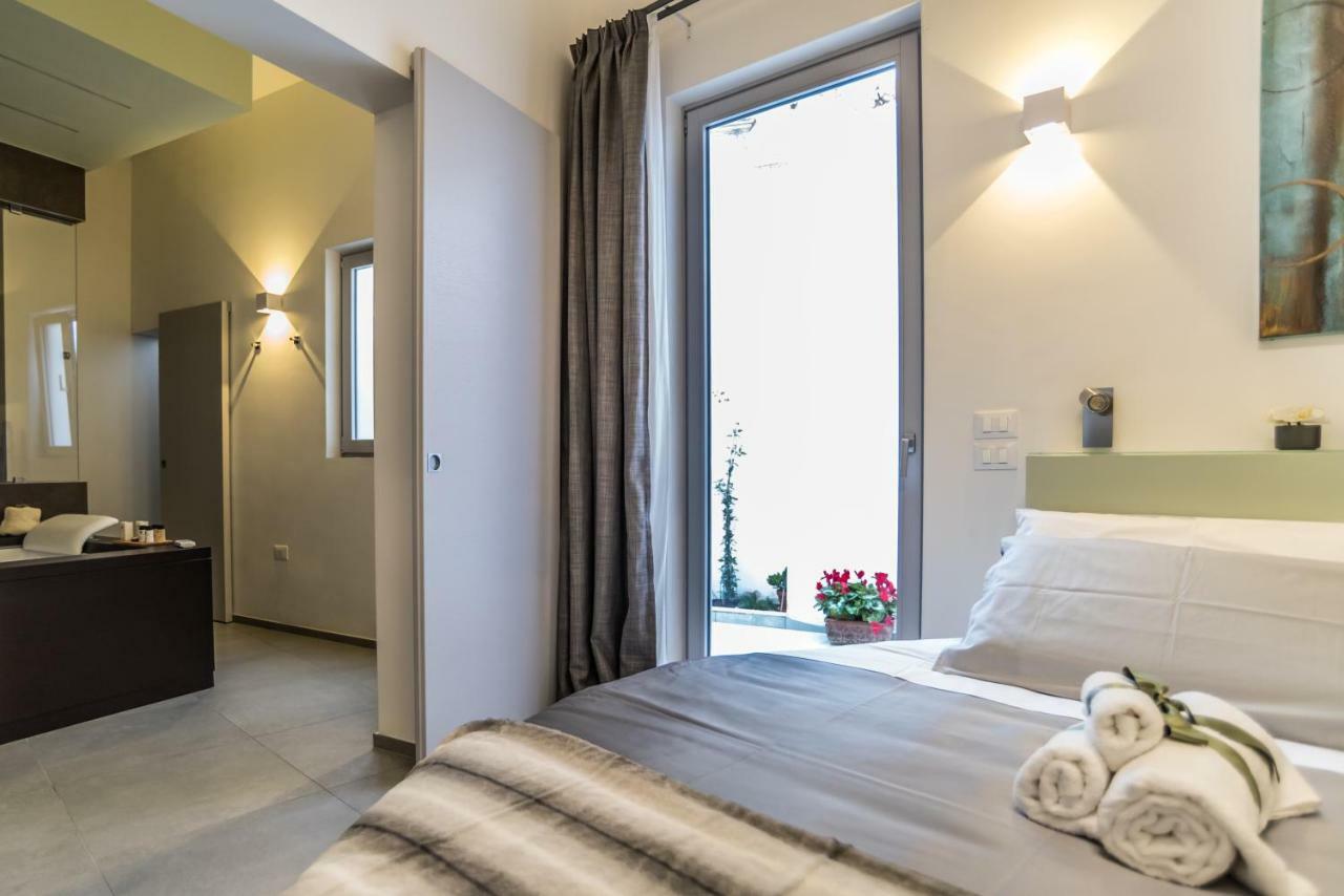 Elle Suite Lecce Bagian luar foto